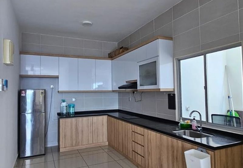 SKS Habitat Apartment, Larkin