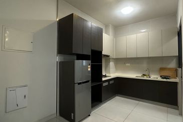 Baypoint @ Country Garden Danga Bay