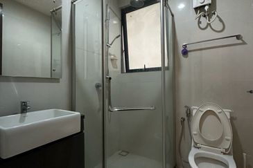 Baypoint @ Country Garden Danga Bay