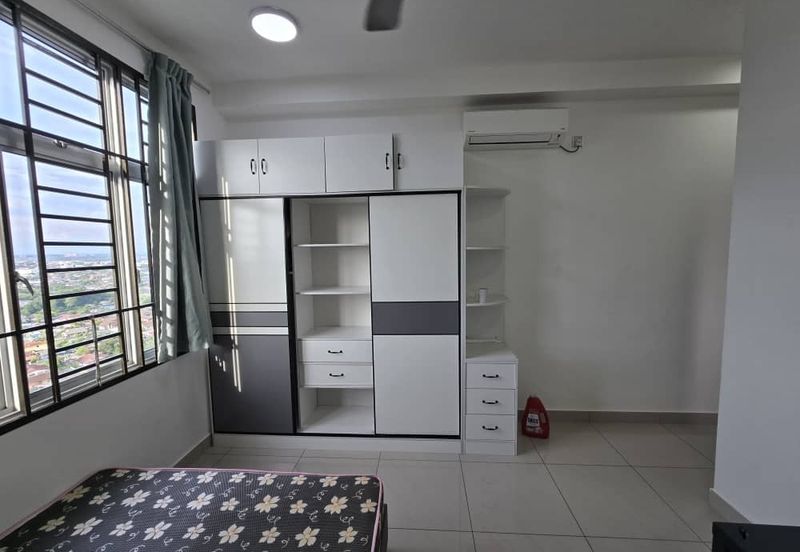 SKS Habitat Apartment, Larkin