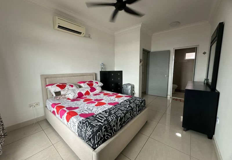 Golden Sands Seaview Residence