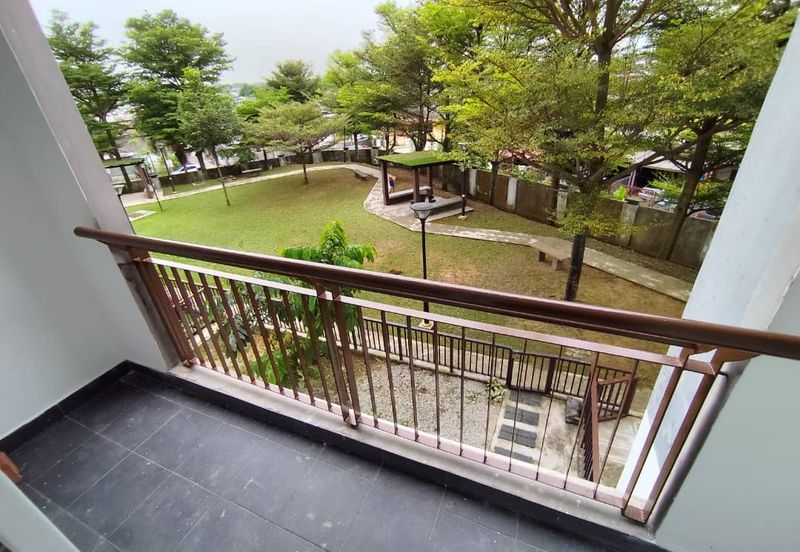 Eastbay Luxury Apartment