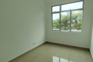 Eastbay Luxury Apartment