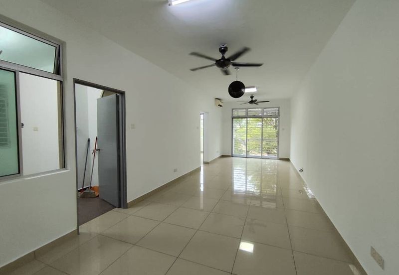 Eastbay Luxury Apartment