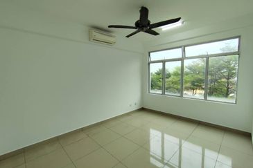 Eastbay Luxury Apartment