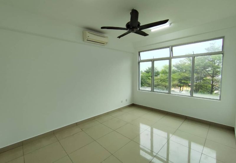 Eastbay Luxury Apartment