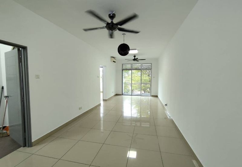 Eastbay Luxury Apartment