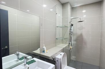 SKS Habitat Apartment, Larkin