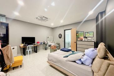 The WaterEdge Residences