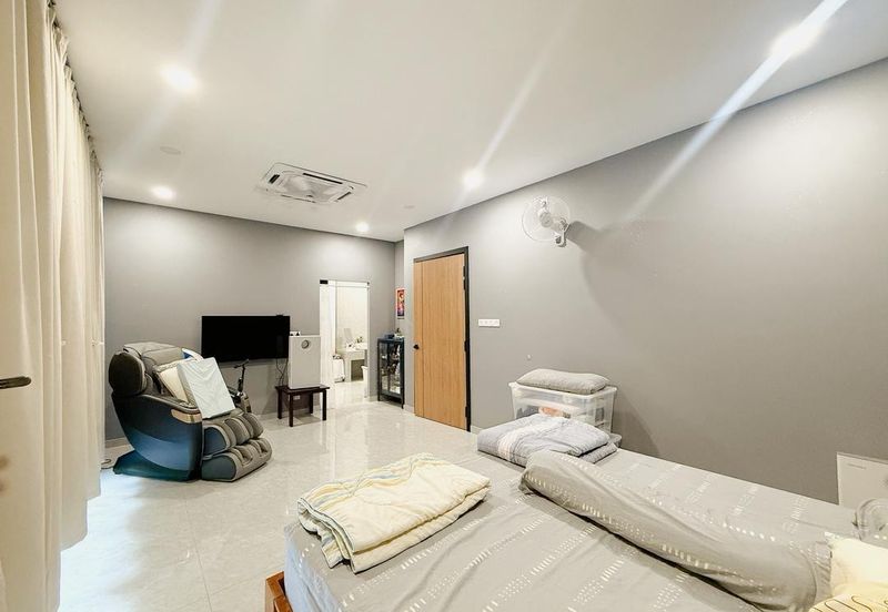 The WaterEdge Residences