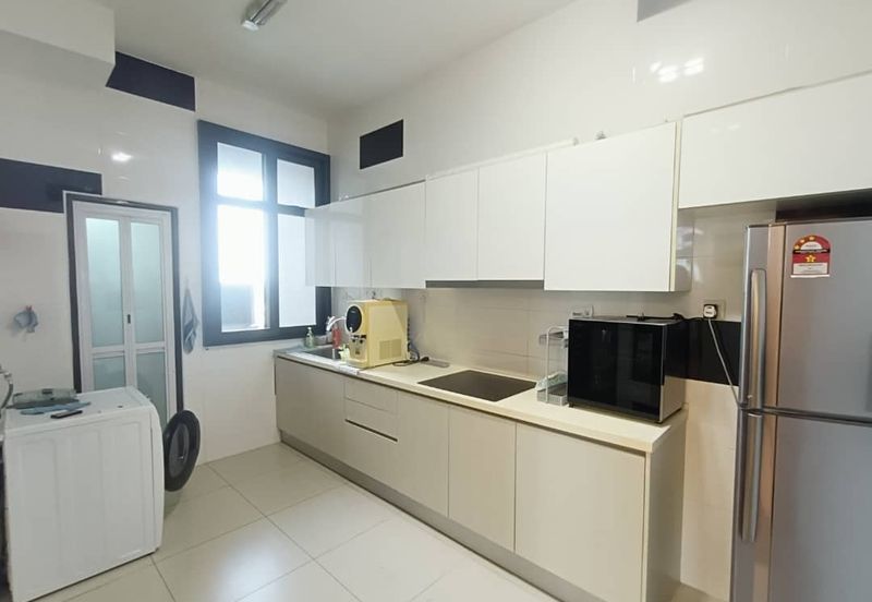 D'Summit Residences @ Kempas Utama