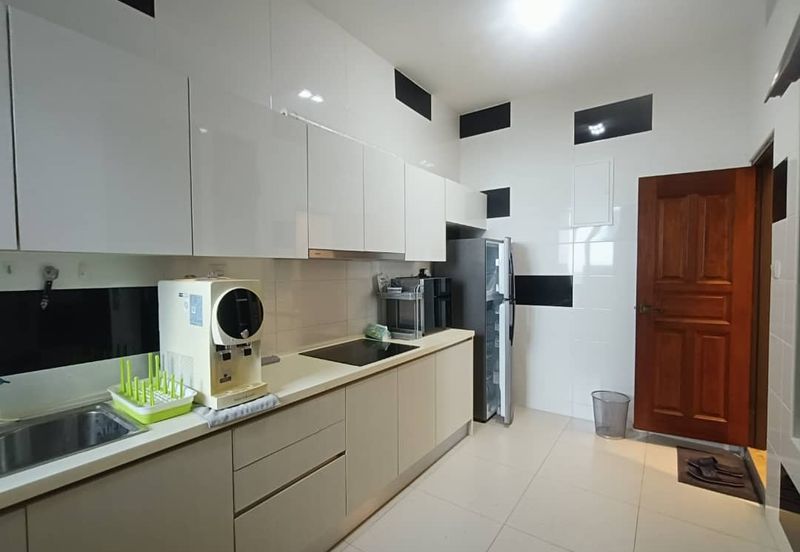 D'Summit Residences @ Kempas Utama