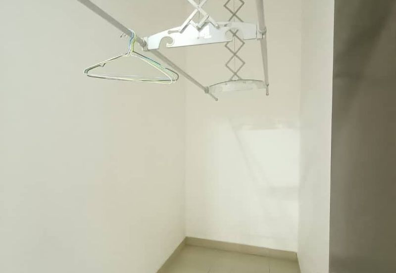 D'Summit Residences @ Kempas Utama