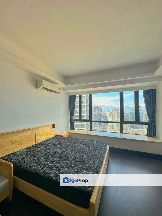 5 min walk to C.I.Q / Mall beneath / Cinema/ Facilities/ 1 Car Park, Johor, Johor Bahru