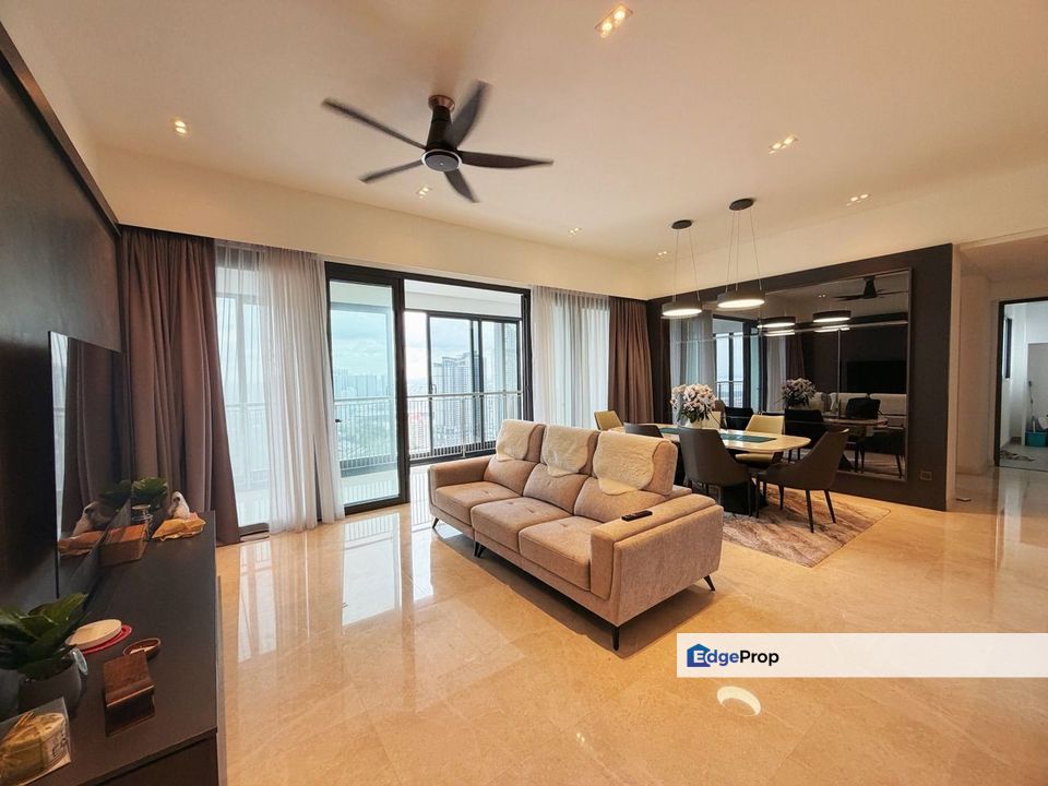 Luxury Fully Renovated & Furnished Condominium The Astaka for Sale, Johor, Johor Bahru