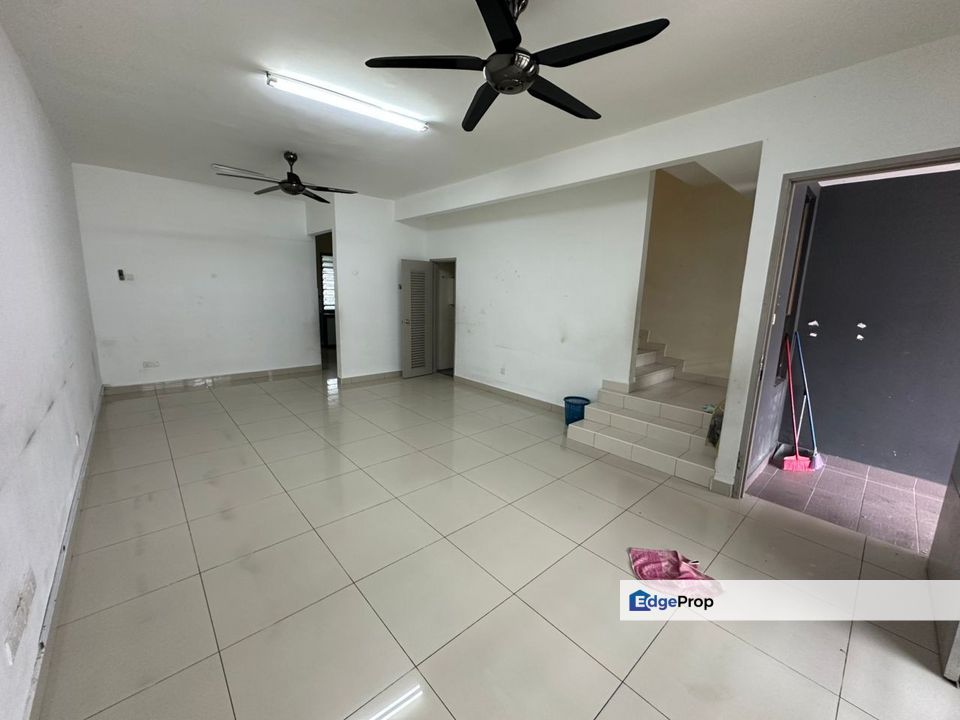 Ulu Tiram / Jalan Tiram / Bandar Tiram / 2Storey Terrace House, Johor, Ulu Tiram