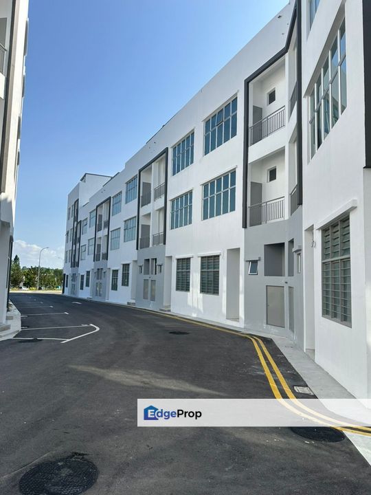 Gelang Patah / Pekan Nenas / Summit Commercial Hub / 3-Storey Shop Office, Johor, Pontian