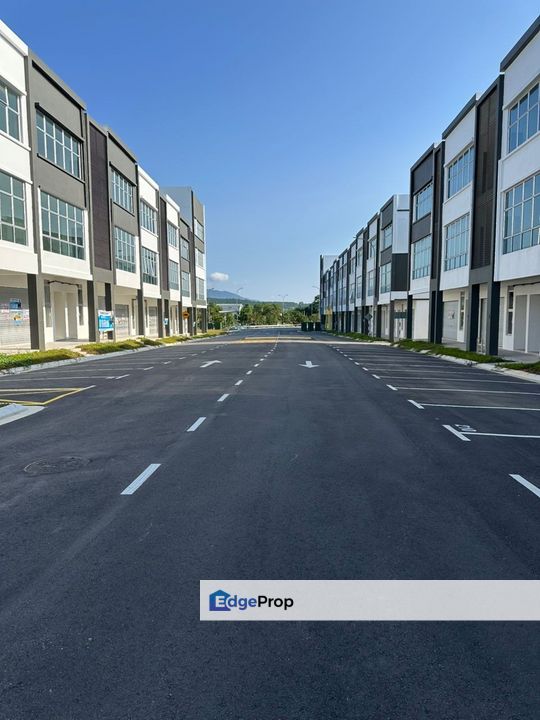 Gelang Patah / Pekan Nenas / Summit Commercial Hub / 3-Storey Shop Office, Johor, Pontian
