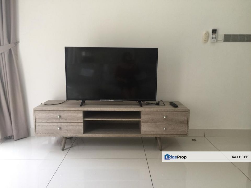 Horizon hills long driveway cluster house, Johor, 