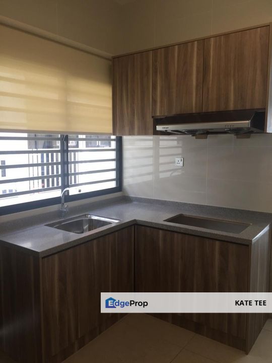 Horizon hills long driveway cluster house, Johor, 