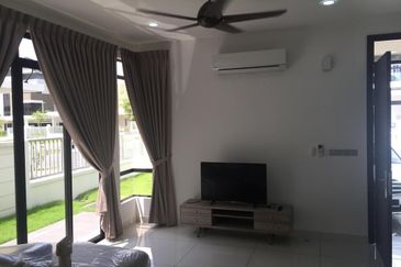 The Canal Garden South, Horizon Hills