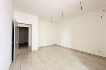 New Condition • Low Floor • 2 Parking Same Level — Vista Hijauan Kajang RM385K