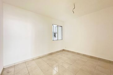 New Condition • Low Floor • 2 Parking Same Level — Vista Hijauan Kajang RM385K