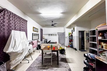 Ground Floor Townhouse | 3R2B | 2 Covered Parking | RM355K Only!