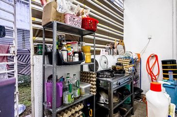 Ground Floor Townhouse | 3R2B | 2 Covered Parking | RM355K Only!