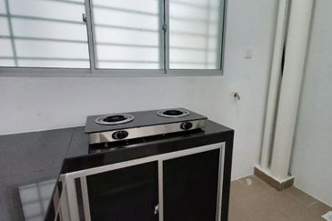 FOR RENT | Walking to LRT • 3R2B • End Unit • RM1,800