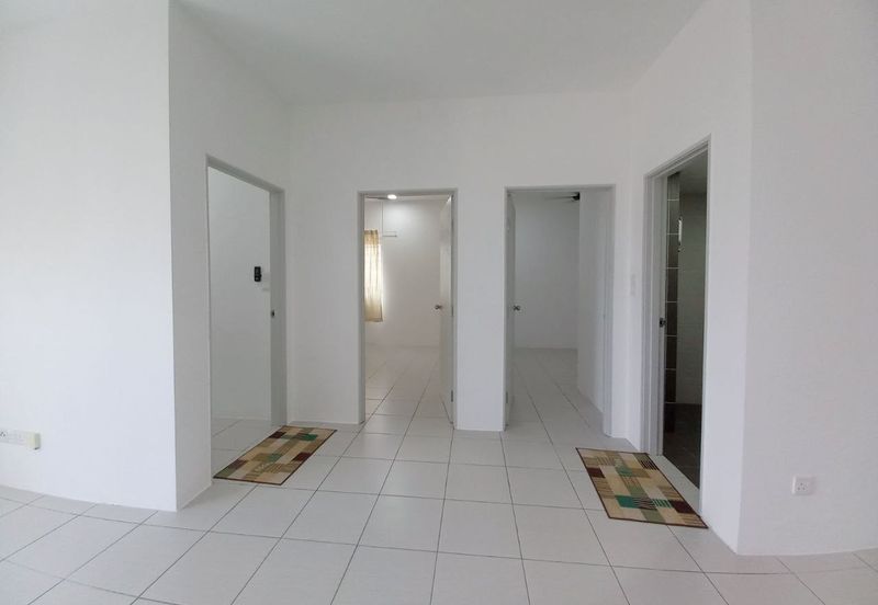 FOR RENT | Walking to LRT • 3R2B • End Unit • RM1,800