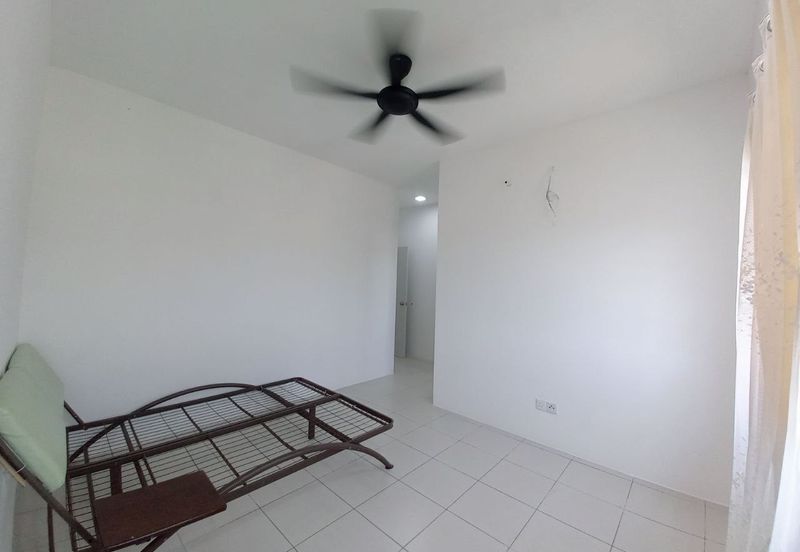 FOR RENT | Walking to LRT • 3R2B • End Unit • RM1,800