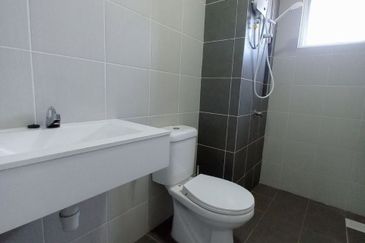 FOR RENT | Walking to LRT • 3R2B • End Unit • RM1,800