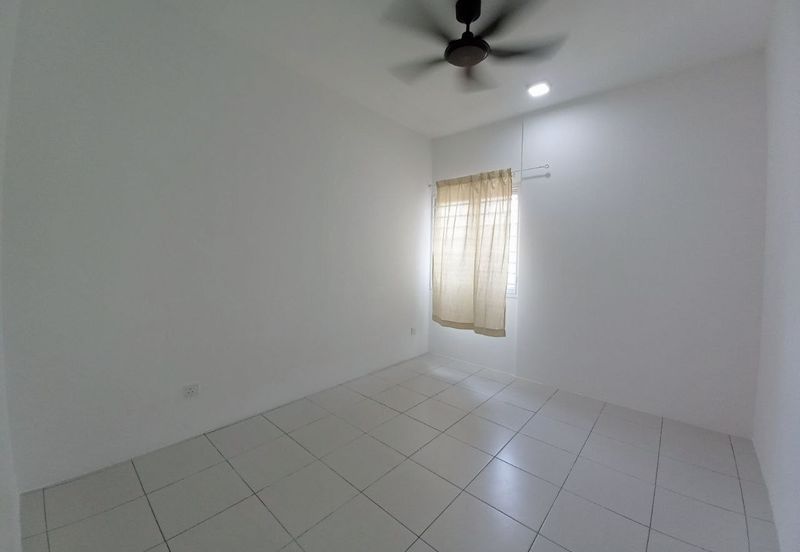 FOR RENT | Walking to LRT • 3R2B • End Unit • RM1,800