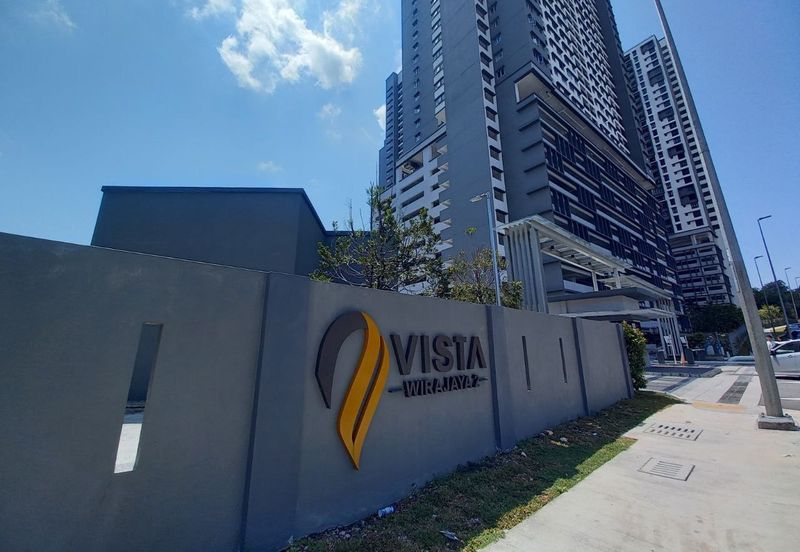 FOR RENT | Walking to LRT • 3R2B • End Unit • RM1,800