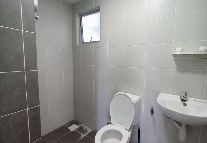 FOR RENT | Walking to LRT • 3R2B • End Unit • RM1,800