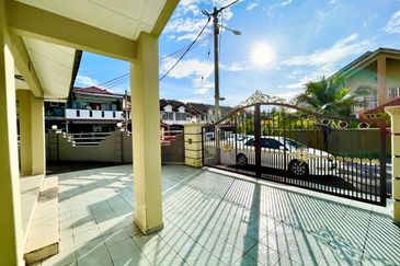 Double Storey Corner Lot – Bandar Utama Batang Kali