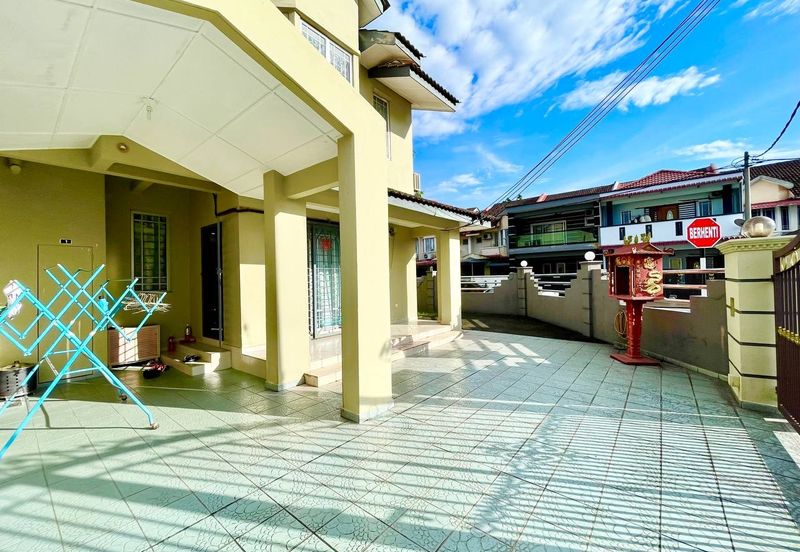 Double Storey Corner Lot – Bandar Utama Batang Kali