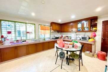 Double Storey Corner Lot – Bandar Utama Batang Kali