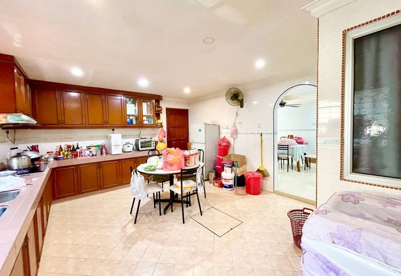 Double Storey Corner Lot – Bandar Utama Batang Kali