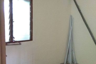 Pangsapuri Sri Anggerik 2, Bukit Sentosa – RM59,000