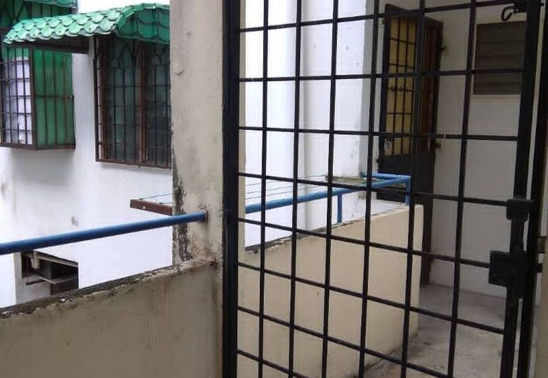 Pangsapuri Sri Anggerik 2, Bukit Sentosa – RM59,000