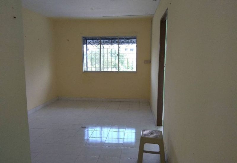 Pangsapuri Sri Anggerik 2, Bukit Sentosa – RM59,000