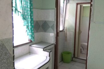 Pangsapuri Sri Anggerik 2, Bukit Sentosa – RM59,000