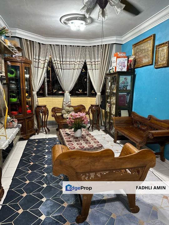 Apartment Sri Astana Taman Selayang First Floor Unit For Sale 4 Bedrooms Near MRR2 & DUKE, Selangor, Selayang