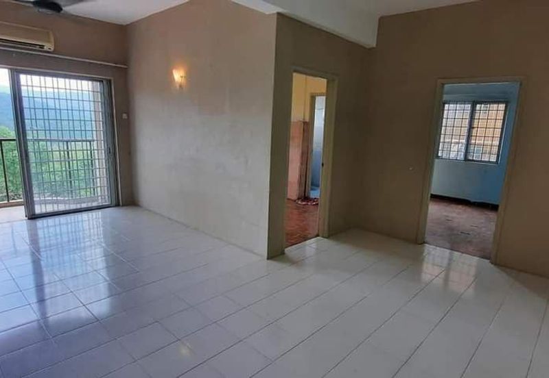 Kristal Heights Apartment