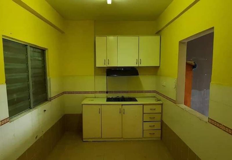 Kristal Heights Apartment