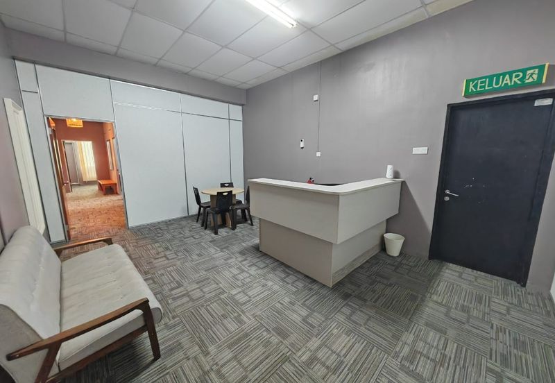 Fully Furnished Ready to Move in Office@ Pusat Perniagaan Putra Sentosa, Bukit Baru Ayer Keroh.