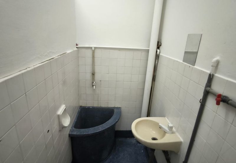 1st Floor Kampung Lapan Flat for Sale Family Store