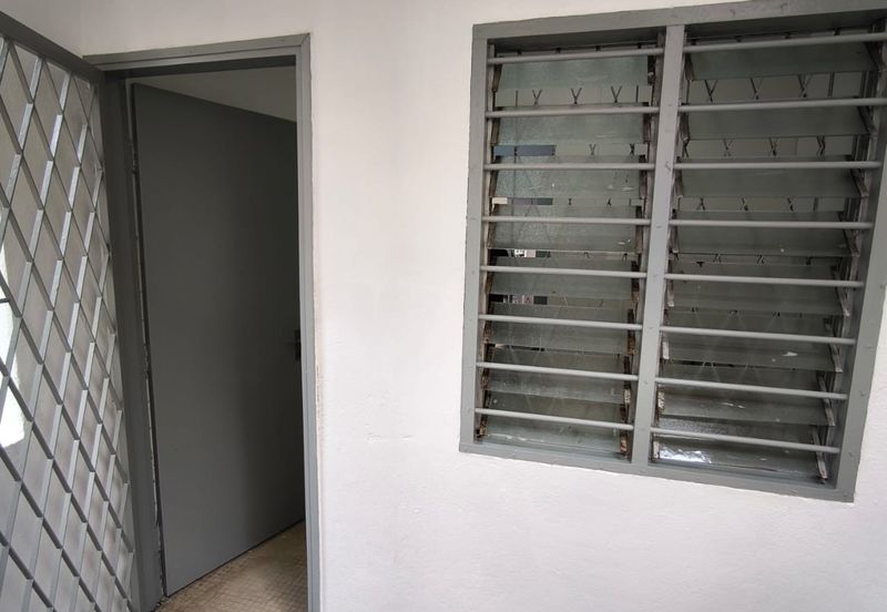 1st Floor Kampung Lapan Flat for Sale Family Store